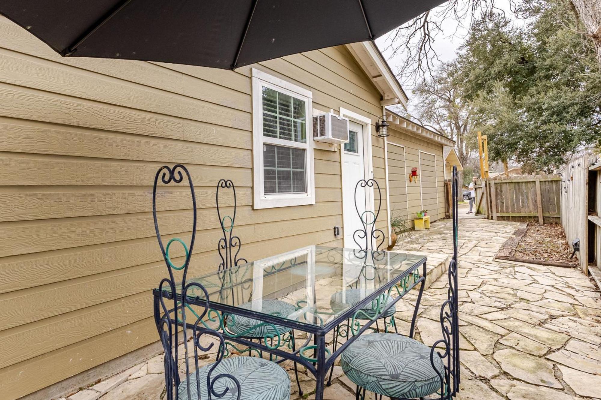 Elm Street Cottage Сеґін Екстер'єр фото